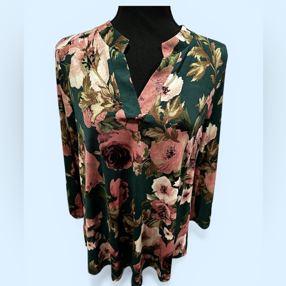 NEW - Dear Scarlett Green Floral Blouse 3/4 Sleeve V-Neck - Size S